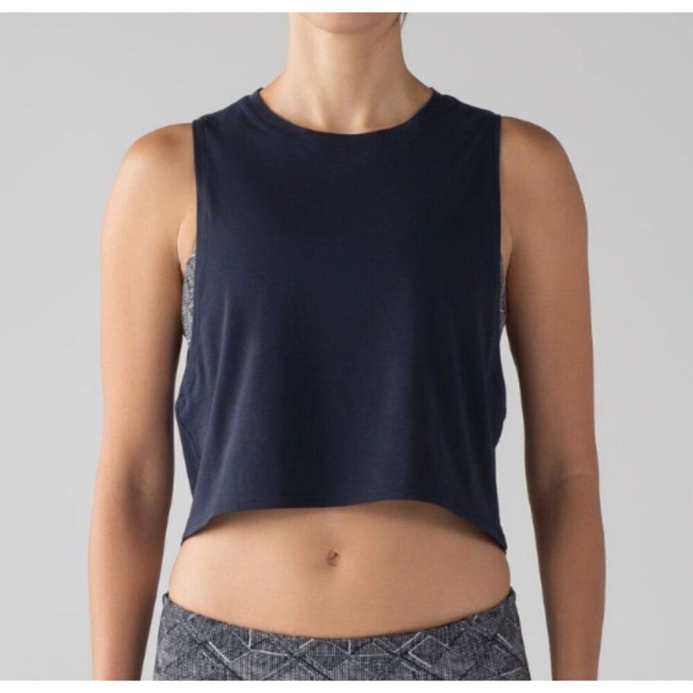 Women Lululemon Cut Back Crop Tank Relaxed Fit Midnight Navy Size 6 Athleisure